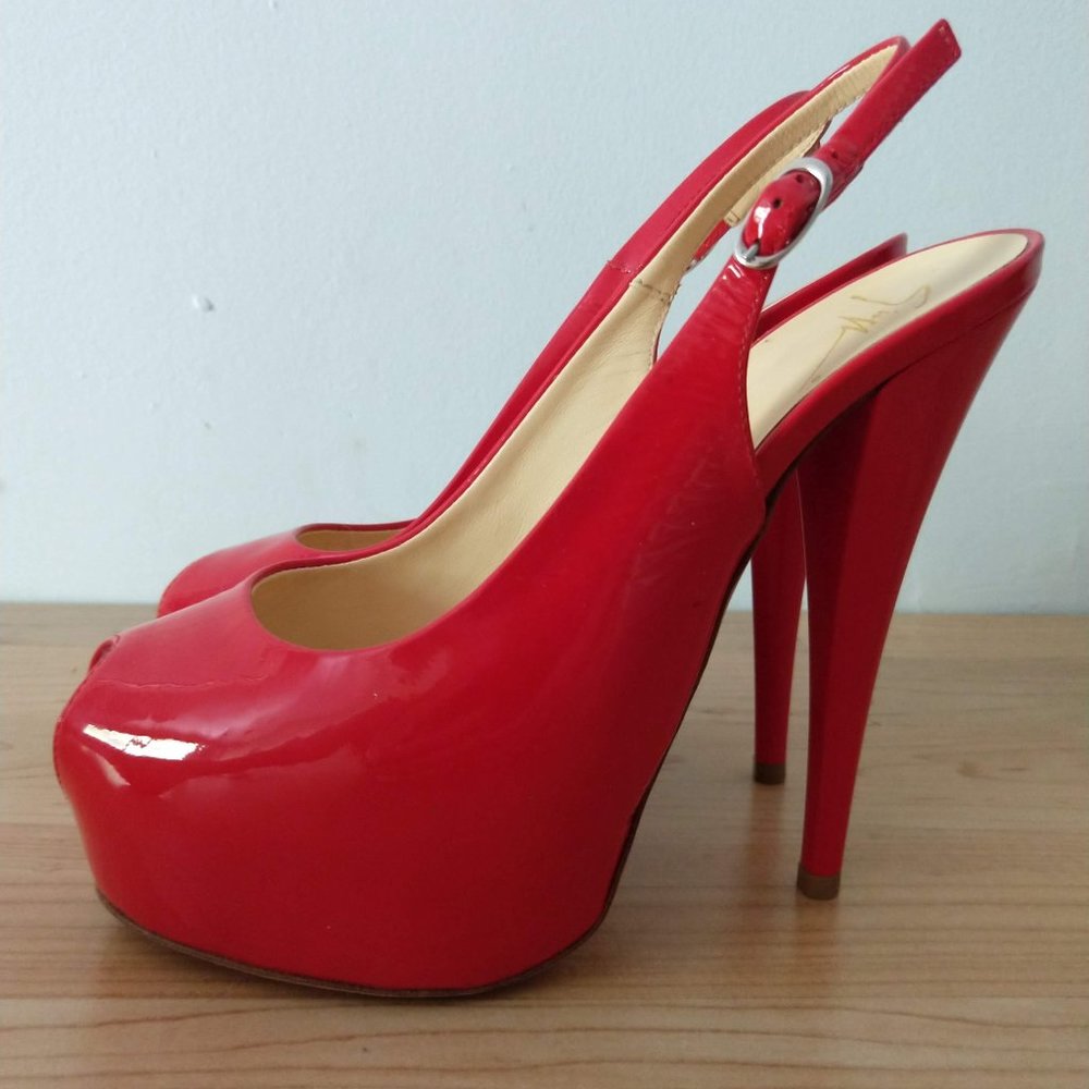 Giuseppe Zanotti Patent Red Pumps